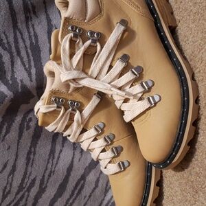 Sorel Tan Lace-Up Lennox Hiking Boots Sz 6